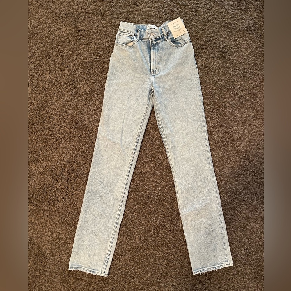 Abercrombie high rise 90’s straight jeans. Size- 25 extra long